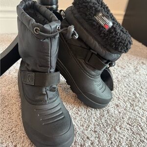 3M Thinsulate Charcoal Kids Snow Boots
